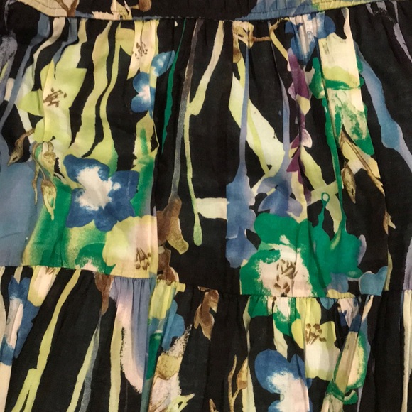 Flowered skirt - Picture 3 of 3